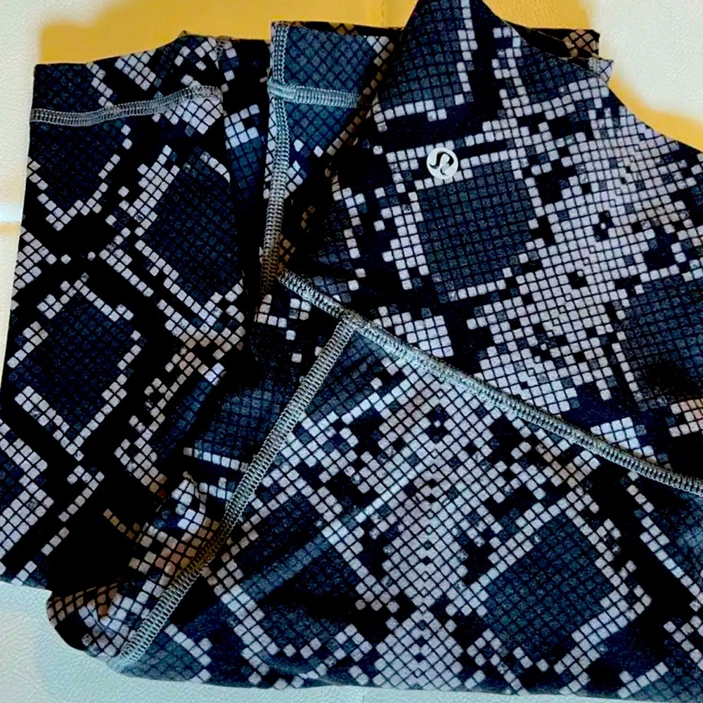 Women’s Lululemon leggings -Size 2, black/gray, size 2, like new. High-waist